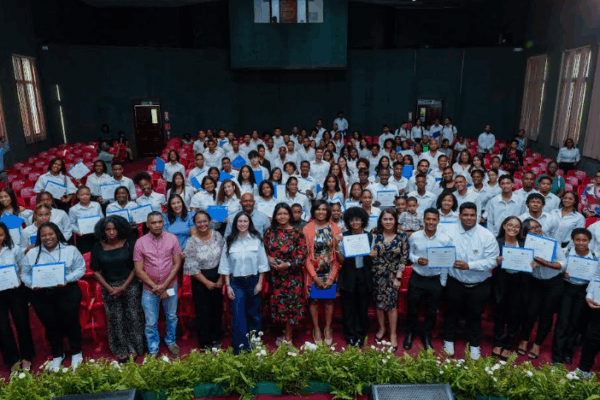 Banco Popular y Loyola forman cientos de jóvenes en emprendimiento